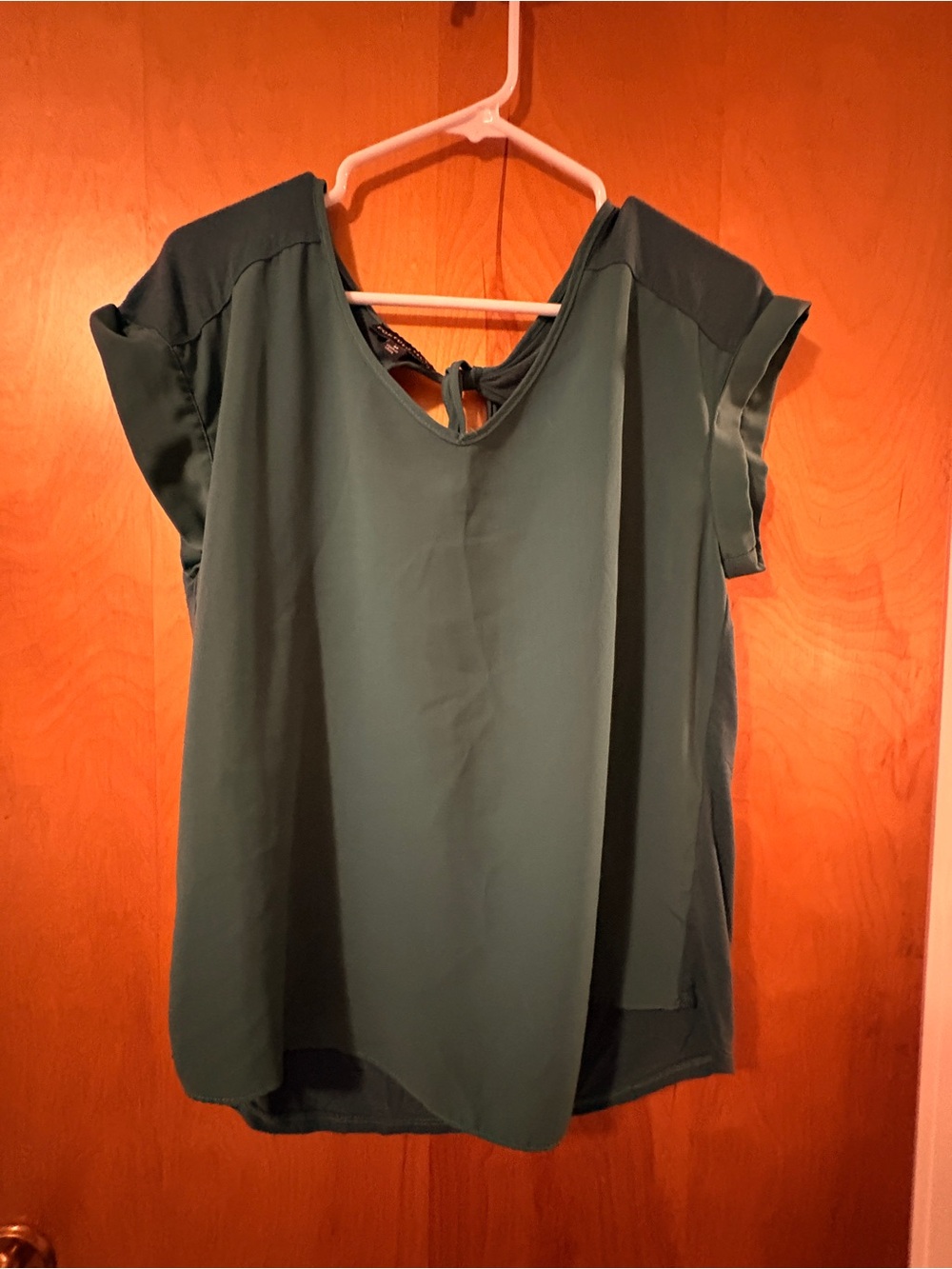 Women's Short Sleeve Keyhole Blouse - Green